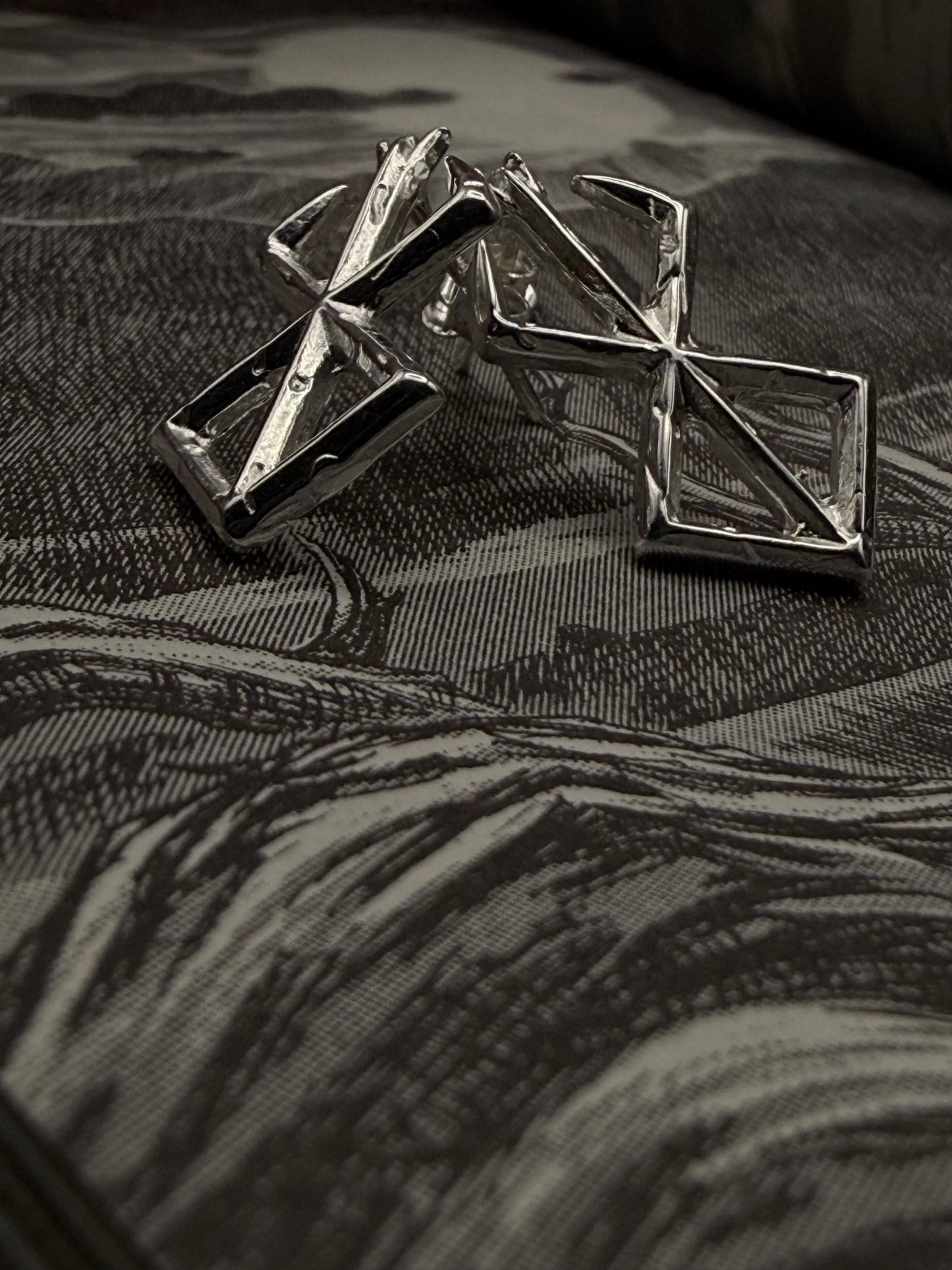 Aretes Marca del Sacrificio