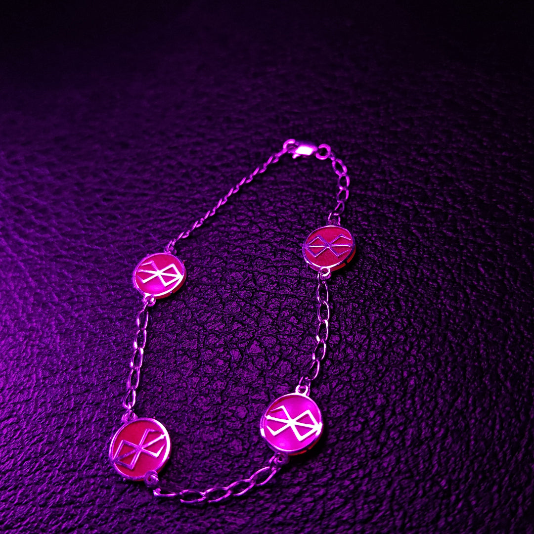 Pulsera inspirada de plata en tono rojo