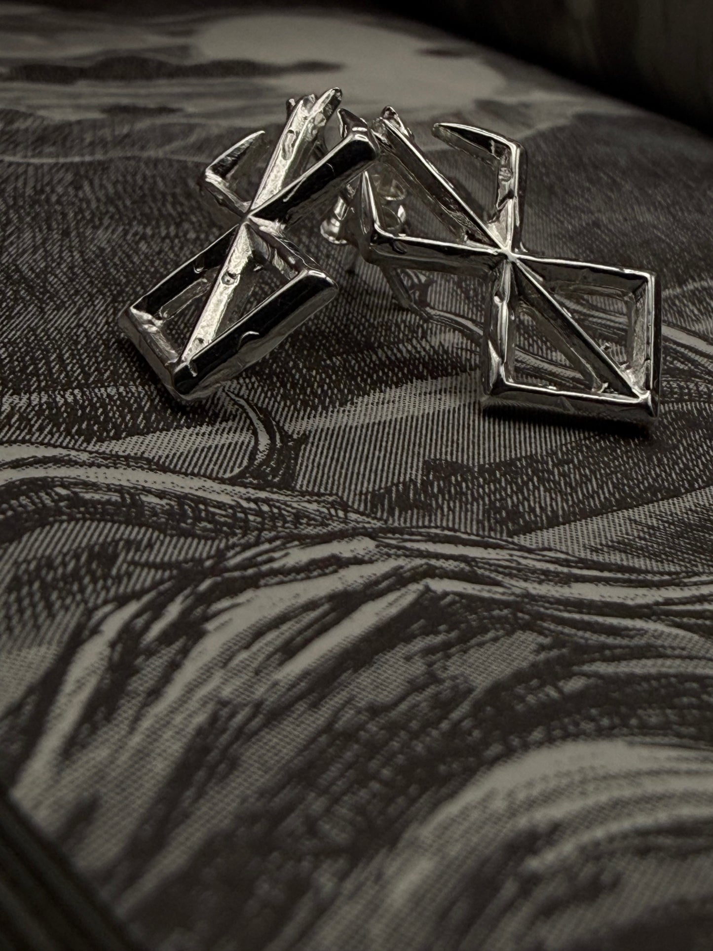 Aretes Marca del Sacrificio