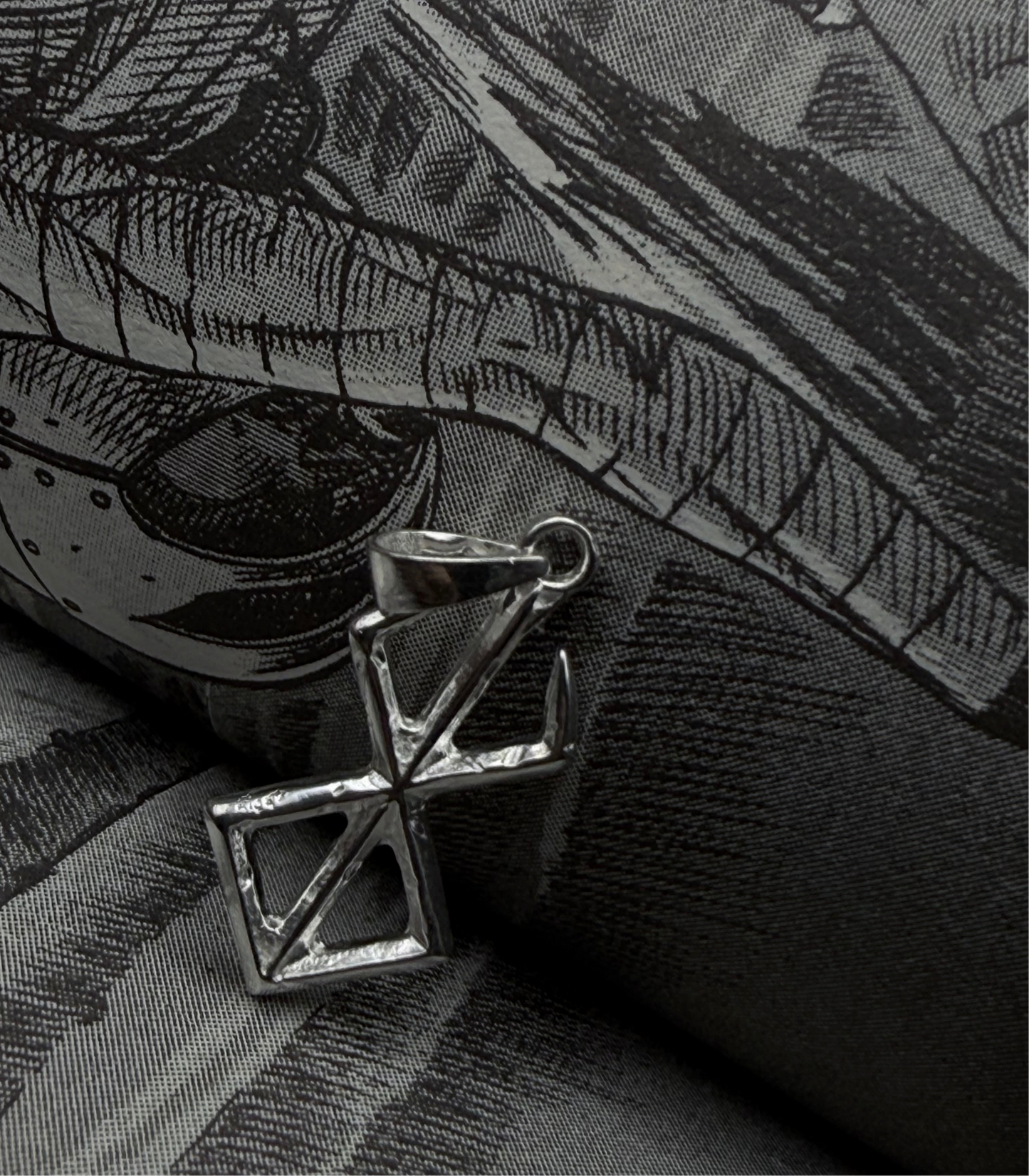 Dije Marca del Sacrificio