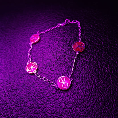 Pulsera inspirada de plata en tono rojo